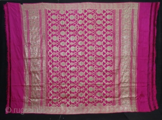 Dupatta handwoven fuchsia silk with zari (Real Silver) from Varanasi, Uttar Pradesh , India. c.1900. Good condition. Its size is 170cmX235cm(DSC06349 New).           