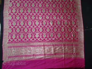 Dupatta handwoven fuchsia silk with zari (Real Silver) from Varanasi, Uttar Pradesh , India. c.1900. Good condition. Its size is 170cmX235cm(DSC06349 New).           