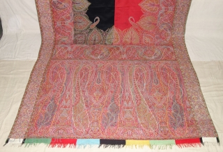 Highly Sikh Period Jamawar Long Shawl with double colour Middle, From Kashmir, India.C.1820-1850.Its Size is 143cmx280cm (DSC07719).
                