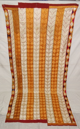 Phulkari From West(Pakistan)Punjab. India.known As Lahariya Design Bagh,With Rare influence of Panch Rangi Side Borders. Handspun cotton plain weave (khaddar) with silk and cotton embroidery.Its size is 115cmX250cm(DSC07878).
     