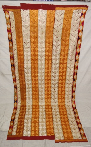 Phulkari From West(Pakistan)Punjab. India.known As Lahariya Design Bagh,With Rare influence of Panch Rangi Side Borders. Handspun cotton plain weave (khaddar) with silk and cotton embroidery.Its size is 115cmX250cm(DSC07878).
     