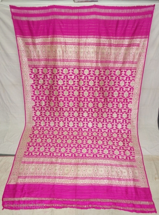 Very Large Size Zari (Real) Brocade Woman’s Dupatta
Silk weave with discontinuous supplementary weft of silver and gold thread.
from Varanasi, 
Uttar Pradesh , India. 
C.18575 - 1900. 

Its Size is 173cm X310cm(DSC09964).  