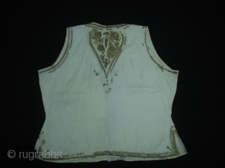 Man’s waistcoat(Sadri/Bandi),Zari (real) embroidered on muslin cotton,From Deccan South, India.Its size is L-46cm,W-46cm. Its set with Man's robe(angarkha)DSC06946 New.              