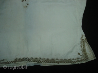 Man’s waistcoat(Sadri/Bandi),Zari (real) embroidered on muslin cotton,From Deccan South, India.Its size is L-46cm,W-46cm. Its set with Man's robe(angarkha)DSC06946 New.              