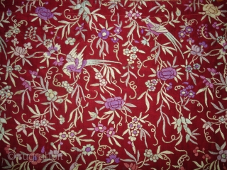 Chakla-Chakli Nu Jhablu, Parsi Jhabla(Blouse)From Surat Gujarat India.This kind of Jhabla's were embroidered by Chinese artisans in the town of Surat in Gujarat for the Parsi women of that region.The Parsi's are  ...