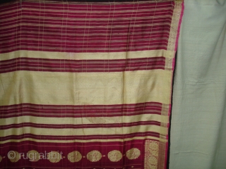 Dupatta handwoven fuchsia silk with zari (Real Silver) from Varanasi, Uttar Pradesh , India. C.1900. Good condition. Its size is 178cmX238cm(DSC05626 New).

           