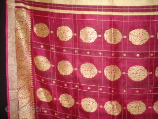 Dupatta handwoven fuchsia silk with zari (Real Silver) from Varanasi, Uttar Pradesh , India. C.1900. Good condition. Its size is 178cmX238cm(DSC05626 New).

           