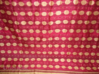 Dupatta handwoven fuchsia silk with zari (Real Silver) from Varanasi, Uttar Pradesh , India. C.1900. Good condition. Its size is 178cmX238cm(DSC05626 New).

           