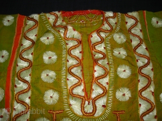 Ceremonial Chamba Costume,From Himachal Pradesh India.Silk ground with flow silk embroidery.Its size is L-74,W-60cm.Condition is good(DSC09911 New).                