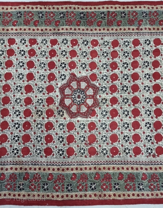 An Kalamkari And Block Print And Hand-Drawn, Mordant- And Resist-Dyed Khadi Cotton, From Gujarat Region of North-West India. India. 

Exported to the South-East-Asian Markets. 

c.1875-1900. 

Its size is 120cmX221cm(20220726_145900).       