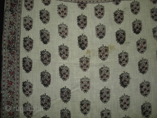 Floral Block Printed Cotton Odhanai From Baghru,District of Rajasthan,India.Its size is 112X220cm(DSC04826 New).                    