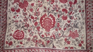 Palampore  Chintz Kalamkari , Hand-Drawn Mordant-And Resist-Dyed Cotton,From Coromandel Coast South India.  India. 

 C.1730 -1760.

Exported to the South-East-Asian Markets

Its size is 104cmX115cm(DSC09125).        