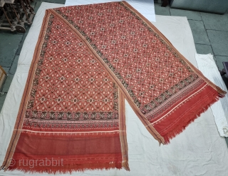 Patola Sari Silk Double ikat.Probably Patan Gujarat. India.

This Patola sari has the type of geometric,non figurative pattern particularly favored by the ismaili Muslim merchant community of the Vohras.And its called Vohra-Gaji-Bhat.(Vohra Type  ...