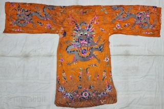 A Rare And Beautiful Imperial Chinese dragon robe. From China, Asia. Excellent workmanship with very high skill technique. Wonderful multi-colour combination. 

C.19th.

Its size is L-130cm, W-68cm,S-40cmX67cm(20220830_154312).       