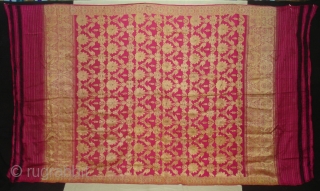 Dupatta handwoven fuchsia silk with zari (Real Silver) from Varanasi, Uttar Pradesh , India. c.1900. Good condition. Its size is 175cmX295cm(DSC06349 New).           