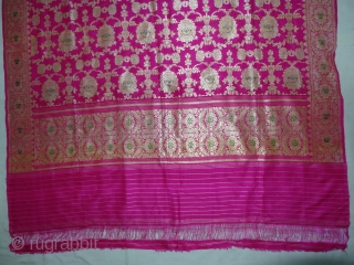 Dupatta handwoven fuchsia silk with zari (Real Silver) from Varanasi, Uttar Pradesh , India. c.1900. Good condition. Its size 112cmX222cm(DSC03797 New).
            