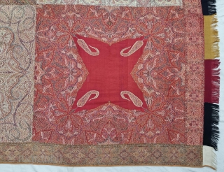 Char-Bagh Kani Weave Square shawl(Rumal),From Kashmir India. India. Four Section of Different Colours variations with Kani Weaving  known as Char-Bagh. Rare kind of Square Shawl(Rumal).

C.1850-1875

Its size is 178cmX190cm (20221030_165053).   
