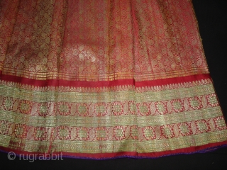 Khinkhab Zari Brocade Skirt.From Jamnagar,Gujarat,India. Its condition is Good.Its size is L-85cmXW-210(DSC05594 New)                    