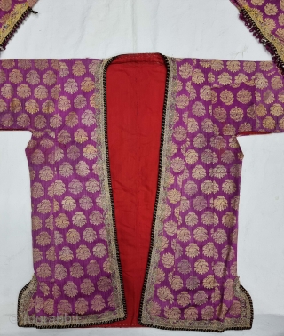 An very Rare Real Zari Brocade(Real Zari) Jacket (costume), With Gold and Silver Thread Embroidery. Lined with Cotton. From the Gujarat, India.

Traded to the Anatolian Market.

C.1875-1900.

Its size is L-61cm,W50cm,S-16cmX83cm (20221103_141400).   