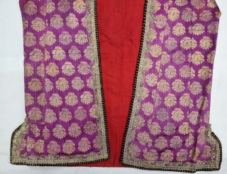An very Rare Real Zari Brocade(Real Zari) Jacket (costume), With Gold and Silver Thread Embroidery. Lined with Cotton. From the Gujarat, India.

Traded to the Anatolian Market.

C.1875-1900.

Its size is L-61cm,W50cm,S-16cmX83cm (20221103_141400).   