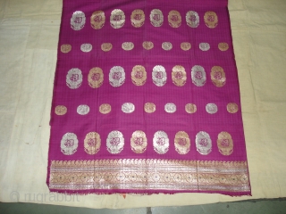 Zari(Real)Brocade Yardage Or Turban with Arabic Writing with Ganga Jamana(Gold And Silver Weaving)Work from Hyderabad, Deccan Area India, India. C.1900.Its size is 75cm X 440cm.Condition is perfect(DSC05990 New).
     