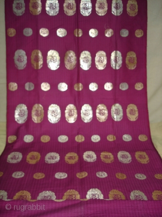 Zari(Real)Brocade Yardage Or Turban with Arabic Writing with Ganga Jamana(Gold And Silver Weaving)Work from Hyderabad, Deccan Area India, India. C.1900.Its size is 75cm X 440cm.Condition is perfect(DSC05990 New).
     