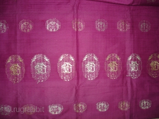 Zari(Real)Brocade Yardage Or Turban with Arabic Writing with Ganga Jamana(Gold And Silver Weaving)Work from Hyderabad, Deccan Area India, India. C.1900.Its size is 75cm X 440cm.Condition is perfect(DSC05990 New).
     