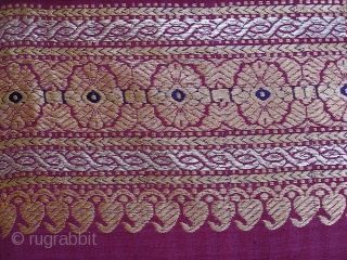 Zari(Real)Brocade Yardage Or Turban with Arabic Writing with Ganga Jamana(Gold And Silver Weaving)Work from Hyderabad, Deccan Area India, India. C.1900.Its size is 75cm X 440cm.Condition is perfect(DSC05990 New).
     