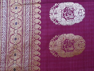 Zari(Real)Brocade Yardage Or Turban with Arabic Writing with Ganga Jamana(Gold And Silver Weaving)Work from Hyderabad, Deccan Area India, India. C.1900.Its size is 75cm X 440cm.Condition is perfect(DSC05990 New).
     