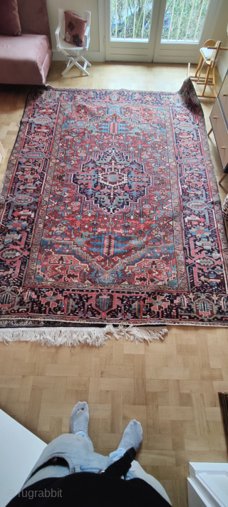 Tapis heriz. Circa 1920.
290x200cm.
Good condition                            