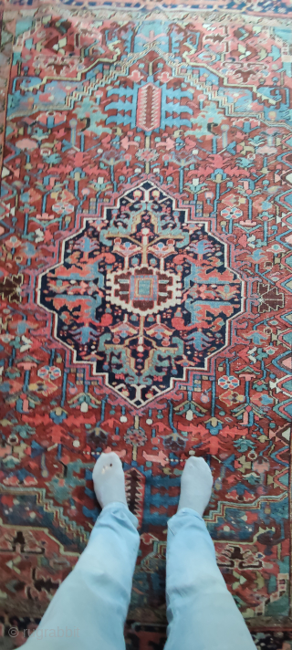 Tapis heriz. Circa 1920.
290x200cm.
Good condition                            