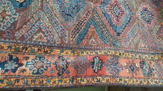 Rare Est Anatolia, circa 1850, delicate colors, 230 x 146, good velvet except one corner.
Contact via WhatsApp : +33 (0) 614362146            