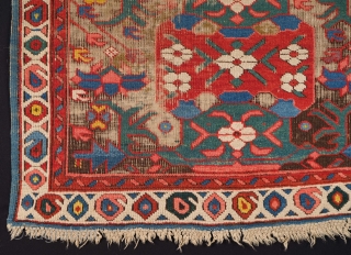 Rare Small Format Alpan Kuba Rug.Generally in good condition just the black went down ıt has not any Old restoration original piece Rare size 80 x 91 cm     