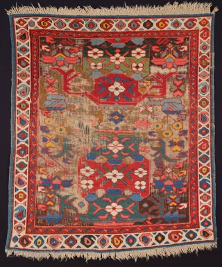 Rare Small Format Alpan Kuba Rug.Generally in good condition just the black went down ıt has not any Old restoration original piece Rare size 80 x 91 cm     