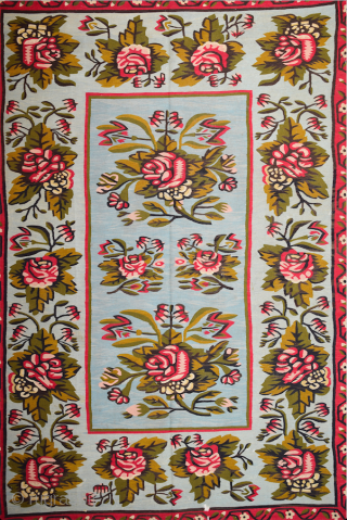 Beauty Besserabian Kilim It's in good condition and untocuhed one.Size 180 x 265 cm                   