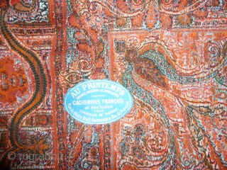 Lovely french cashmere shawl with original label from the famous 'Au Printemps'                     