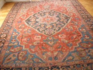 Heriz Carpet, circa 1910

3.85 m x 2.90 m (12 ft. 10 in. x 9 ft. 8 in.)                