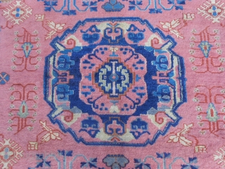 Antique PANDERMA Anatolian carpet in good condition. Only one corner has been damaged
and restored with a piece of other carpet (look the photo). About this damage the
carpet has a reasonable price. Size  ...