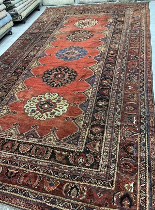 Antique Qhasqai Rug in large size and good shape !
There is old repairs but done it nicely and doesnt need more repairs. Strong colors and good weave! 
Size : 470x270cm 
If you  ...