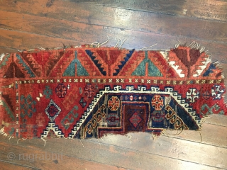 Şavak kurt rug very old fırwkment 
Size 95x38
shipping included                        