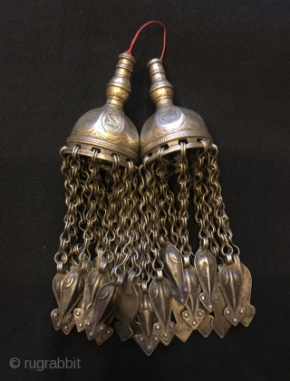 Antique turkmen silver jewelry gubba

Heights: 13.50 cm

                          