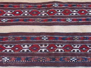 Turkmen Yomud torba with soumak weave. Natural colors. Circa 1900-20.

Size: 71 cm x 40 cm (28" x 16").
Tassels: 11 cm (4.5").            