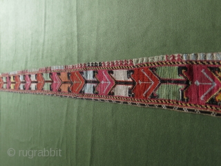 Uzbek Lakai silk cross stitch embroidered belt. Circa 1900-20. Size: 110 cm x 8 cm (43.5" x 3").               