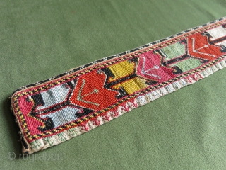 Uzbek Lakai silk cross stitch embroidered belt. Circa 1900-20. Size: 110 cm x 8 cm (43.5" x 3").               
