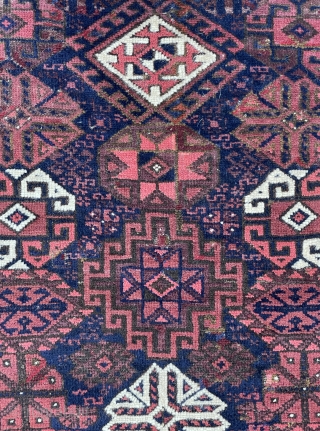 Baluch Rug from late 19th c. with lovely patterns framed by a well drawn border - 3'1 x 5'2 - 94 x 156 cm         