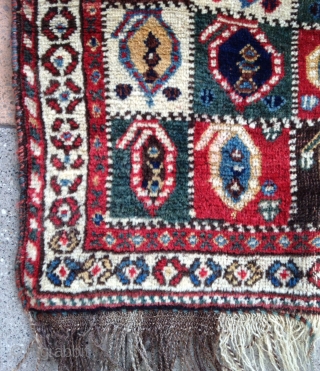 Pretty small Qashqayi rug with variant forms of Boteh in cartouches .
Very nice colors and wool . Condition as photos. please don't ask for more details ! thanks.
Size : 115x85cm 
Price :  ...