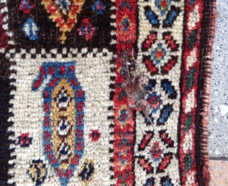 Pretty small Qashqayi rug with variant forms of Boteh in cartouches .
Very nice colors and wool . Condition as photos. please don't ask for more details ! thanks.
Size : 115x85cm 
Price :  ...