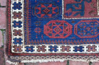 Large Baluch "Star" Bag Face-- approx 32 × 34”

Most Baluch “star” bags have octagonal hearth medallions; this one is square with unusual purple dye. Large, book-worthy old collector’s piece.

Ex James Douglas personal  ...