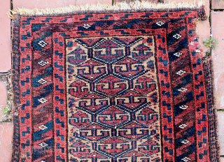 Baluchi Bedding Bag Face--approx 17 1/2 x 34”

Repetitive Turkoman design. Interesting ethnographic piece.

Ex James Douglas personal collection. Mr. Douglas was a scholar and aficionado of Mideast tribal weaving who’s research and publications  ...