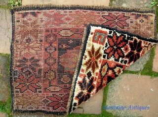 Persian Chanta-- 9 x 13 inches. Luscious little thing. Small reweave along one side $10 ups to Lower 48              